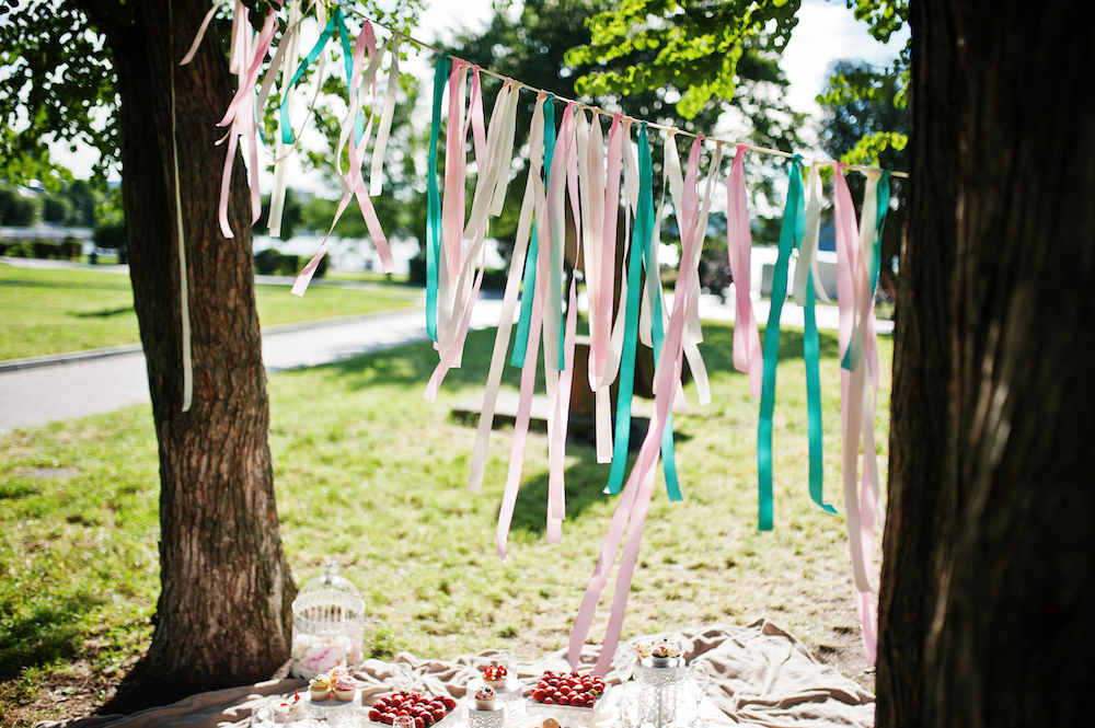 4 creative ways to mark your picnic spot